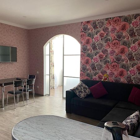 באטומי Mindia'S Two Bedroom Apartment מראה חיצוני תמונה