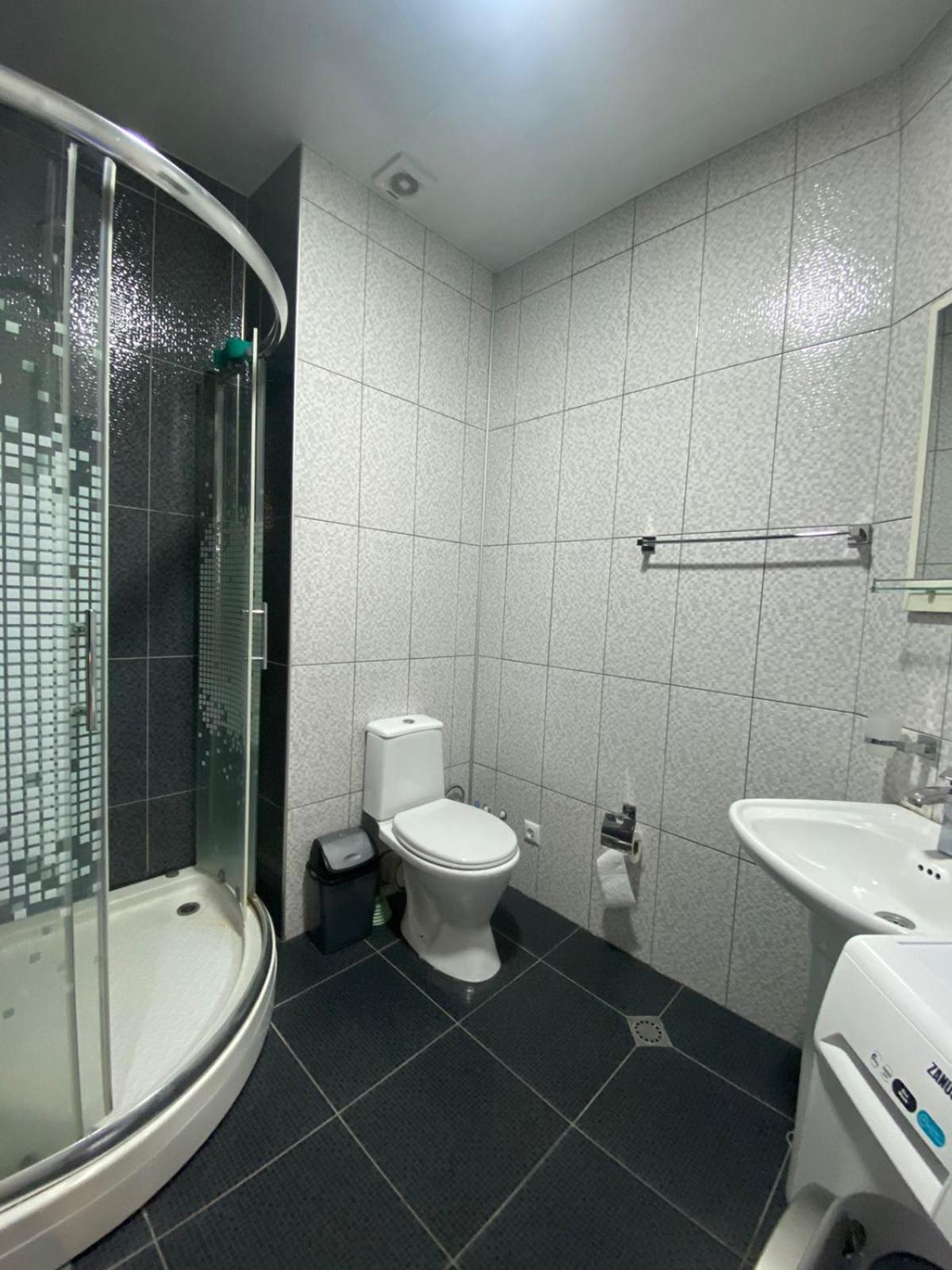 באטומי Mindia'S Two Bedroom Apartment מראה חיצוני תמונה